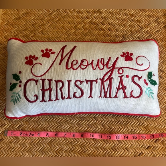 “Meowy Christmas” Cat Themed Christmas Accent Throw Pillow - Picture 2 of 5